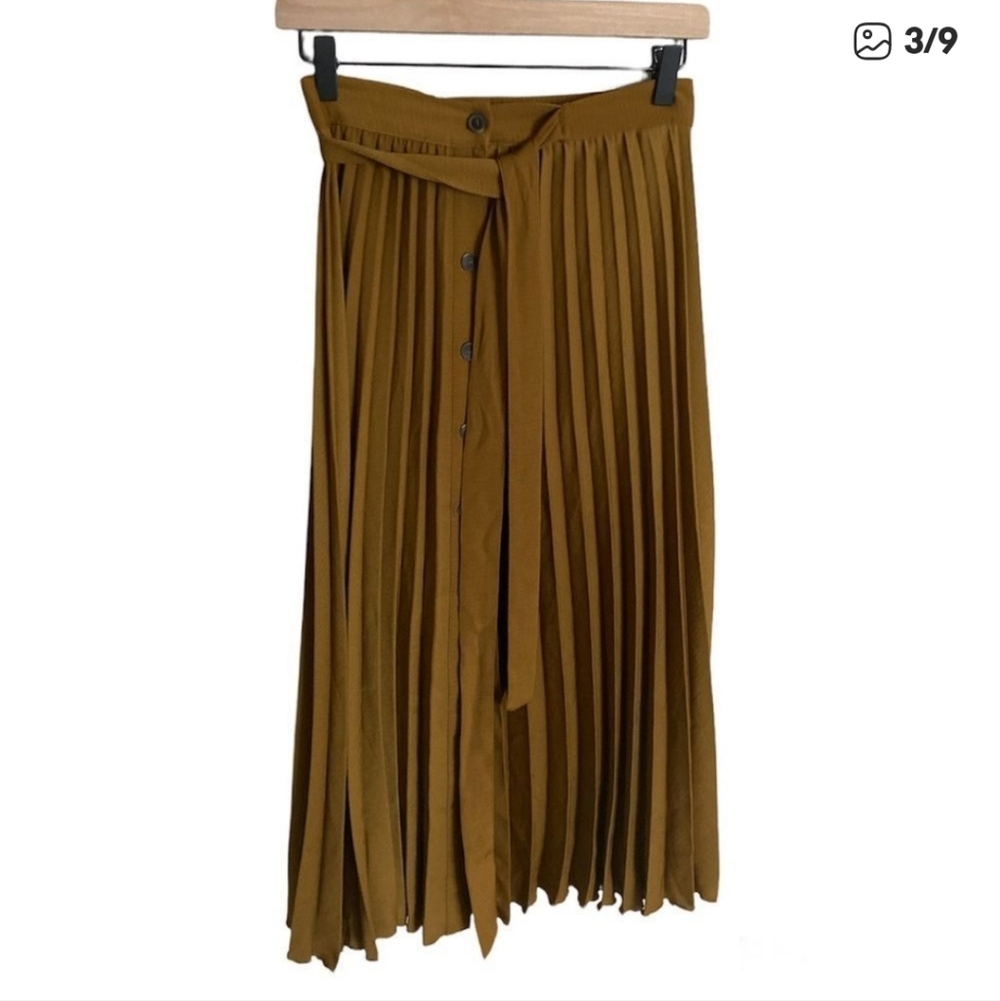 Zara Pleated Midi Buttoned Skirt in Caramel Brown Size Small NWT - Picture 3 of 3